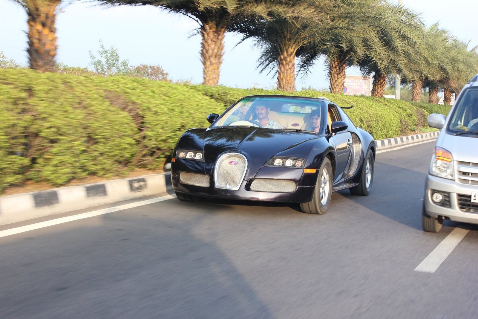 [Suzuki-Marutti-Bugatti-Veyron-Replica-3%255B2%255D.jpg]