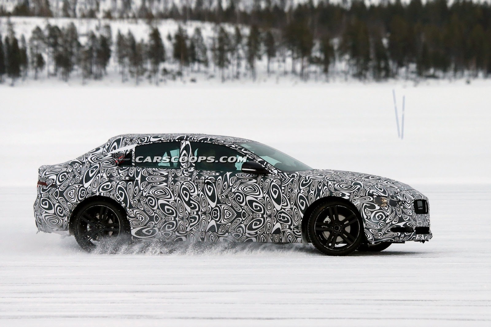 [New-Jaguar-XE-8Carscoops%255B3%255D.jpg]