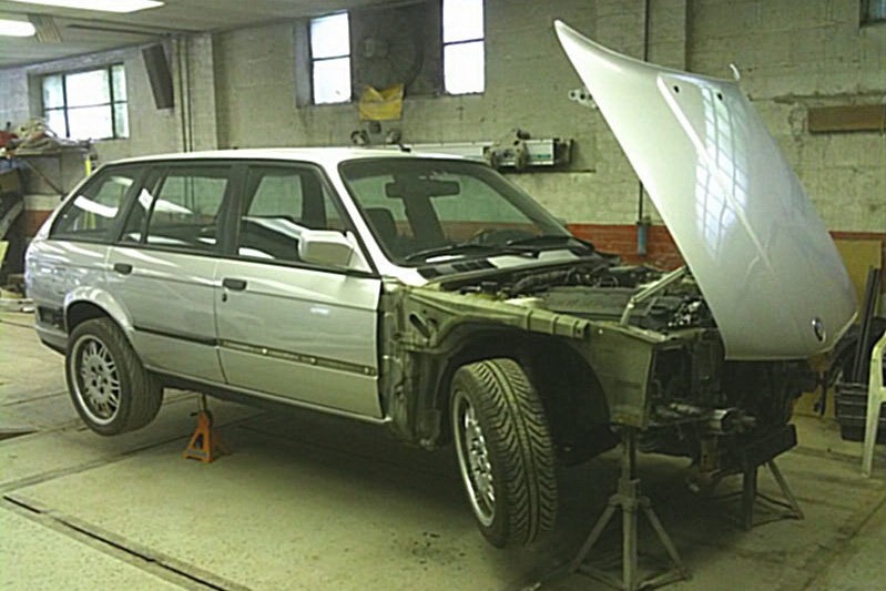 [BMW-M3-E30-Touring-78%255B2%255D.jpg]