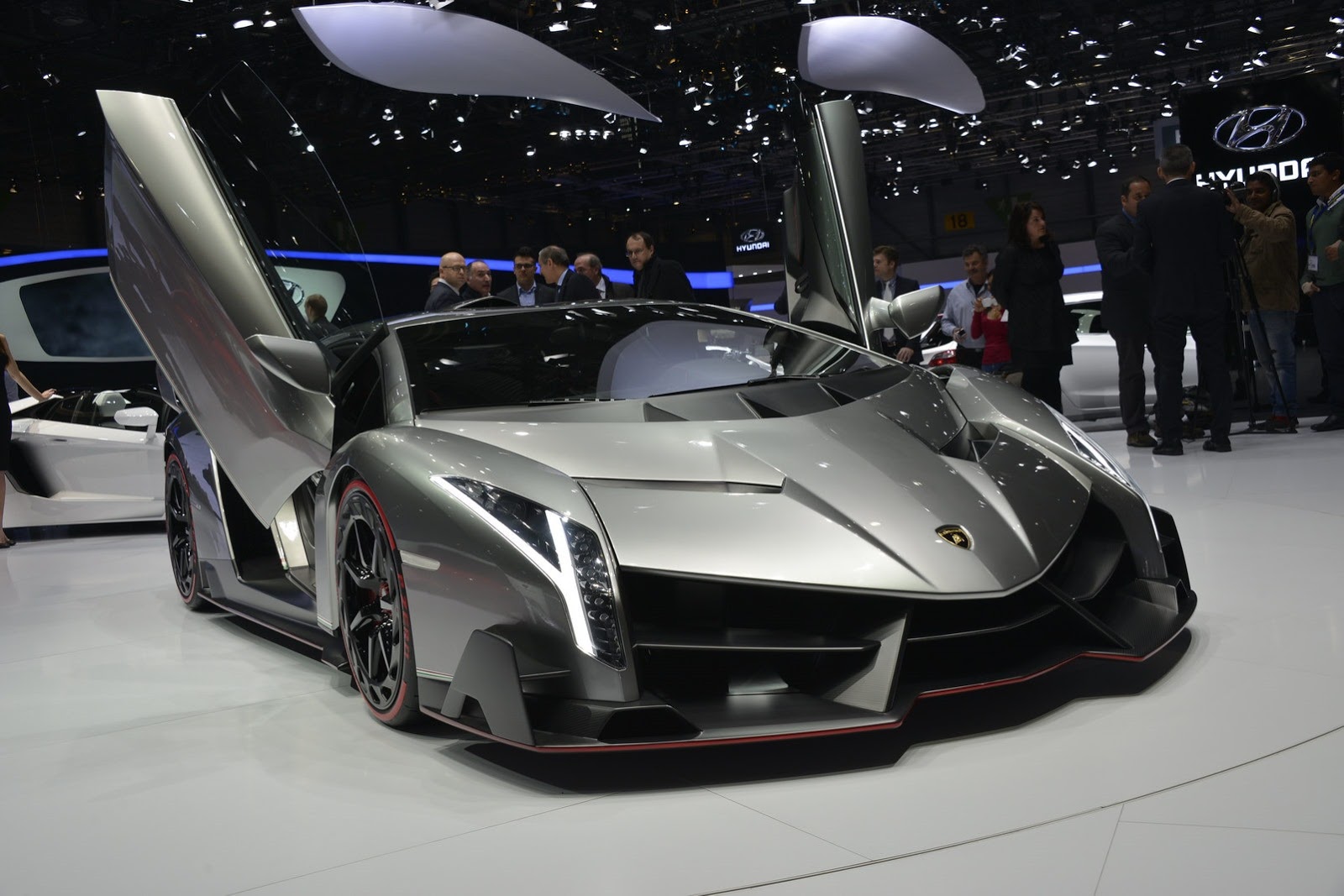 Lamborghini-Veneno-21%25255B2%25255D.jpg