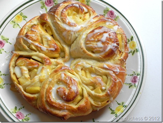 apple-bread-ring-1 apple-bread-ring-1