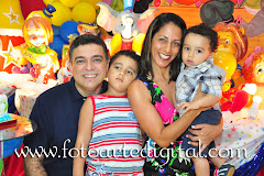 Álbum de fotos de 1 Ano de Lucas do estúdio Foto Arte Digital, de Itaborái, RJ, que faz fotografia de casamentos (fotos de casamento), fotos de aniversário (fotografia de aniversário), fotos de 15 anos, fotos de crianças (fotografia infantil), fotos de eventos sociais, vídeos de casamento, vídeos de 15 anos, vídeos de making-of, vídeos de aniversário, vídeo infantil (vídeo de crianças) e vídeos de eventos sociais. Fotojornalismo e videojornalismo em Itaboraí, RJ. Album (digital) de fotos de 1 Ano de Lucas do estudio Foto Arte Digital, de Itaborai, RJ, que faz fotografia de casamentos (fotos de casamento), fotos de aniversario (fotografia de aniversario), fotos de 15 anos, fotos de criancas (fotografia infantil), fotos de eventos sociais, videos de casamento, videos de 15 anos, videos de making-of, videos de aniversario, video infantil (video de criancas) e videos de eventos sociais. Fotojornalismo e videojornalismo em Itaborai, RJ.