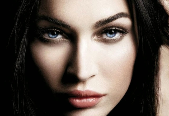 Megan Foxtól zsonganak be a játékőrültek