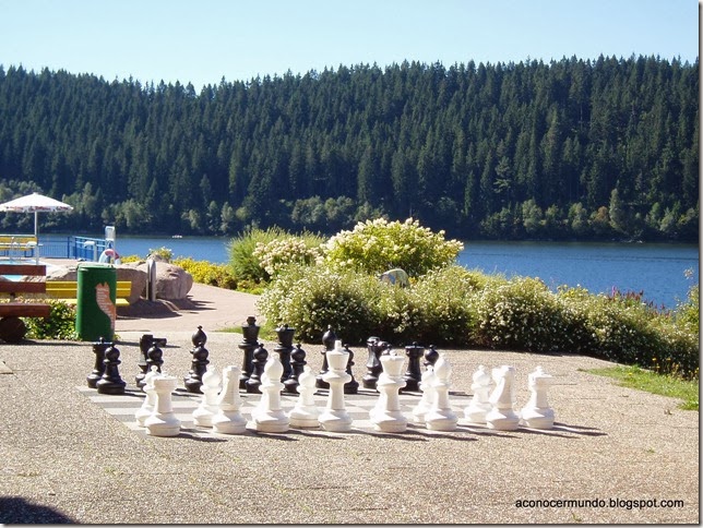 07-Lago Schluchsee. Ajedrez gigante - P9040161