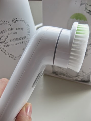Clinique-Cleansing-Brush