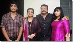 jayaram_parvathi_family_still