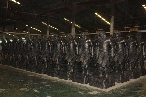 [skyrim-dragonborn-statues-01b%255B3%255D.jpg]