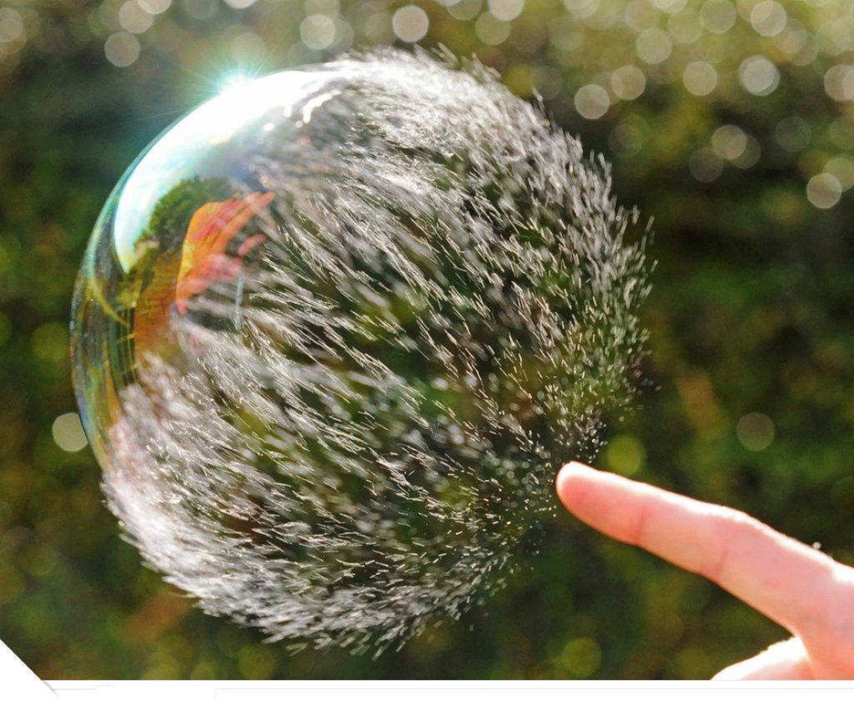 [96733%252Cxcitefun-amazing-photography-of-a-bubble-bursting-6%255B2%255D.jpg]