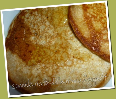 Pancakes ai quattro cereali con latte di soia, zucchero di canna e sciroppo d'agave (11)