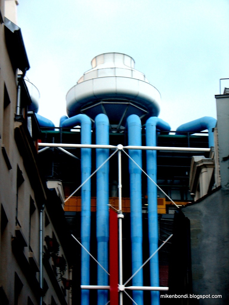 [Pompidou%2520squid%2520%25282%2529%255B13%255D.jpg]