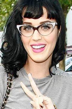 [86463_katy-perry-glasses-airport-singer-240jn061510%255B5%255D.jpg]