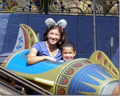 [9.12.12-tommorrow-land-rocket-ship-e%255B3%255D.jpg]