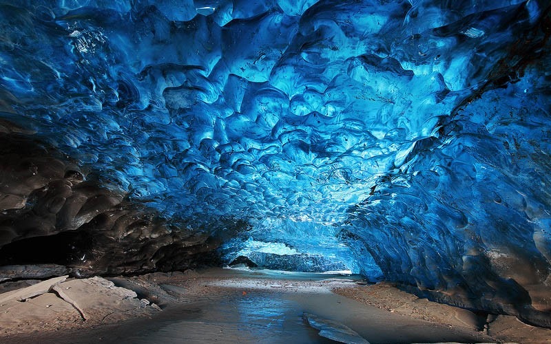 [crystal-ice-cave-skaftafell-iceland-800x500%255B5%255D.jpg]