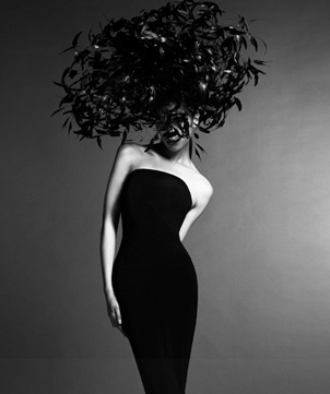 Master milliner Philip Treacy is surely influenced by nature and architecture when he sits down to create his extraordinary hats. (philiptreacy.co.uk)