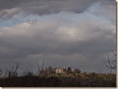 Borgloon: kasteel van de Hulsberg gezien vanuit het veld in Voort