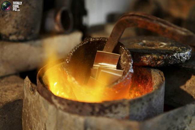 Gold, most beautiful metal in various shapes
