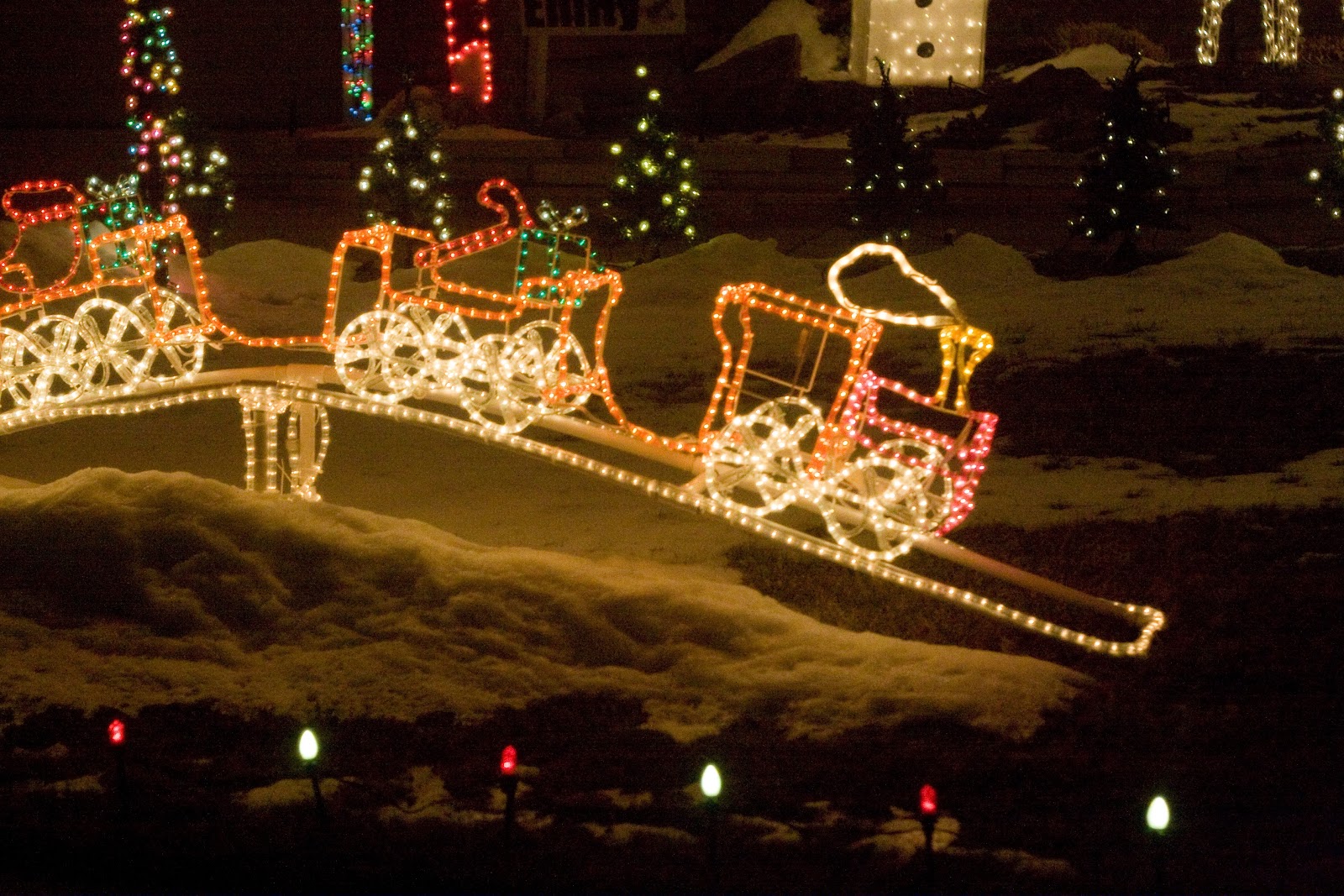 [12.22.12%2520lights%252010%255B3%255D.jpg]