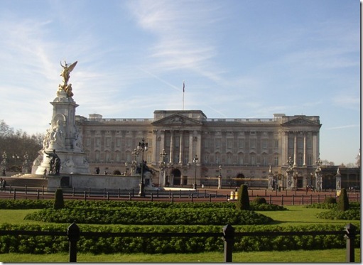 The Royalty Opens Its Doors A Close Celebration For Travellers at Hotels Near Buckingham Palace