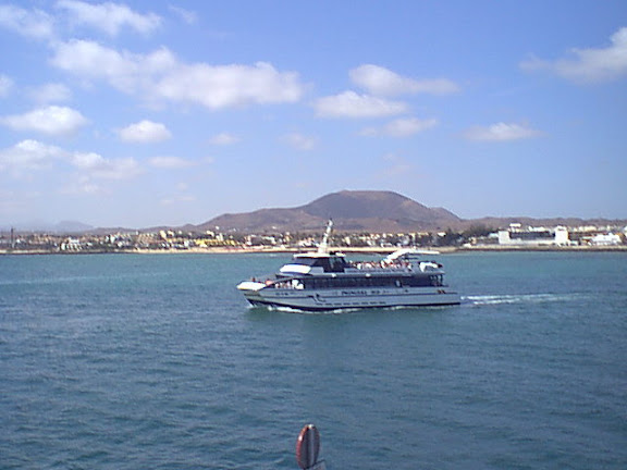 Catamaran departing from Corralejo