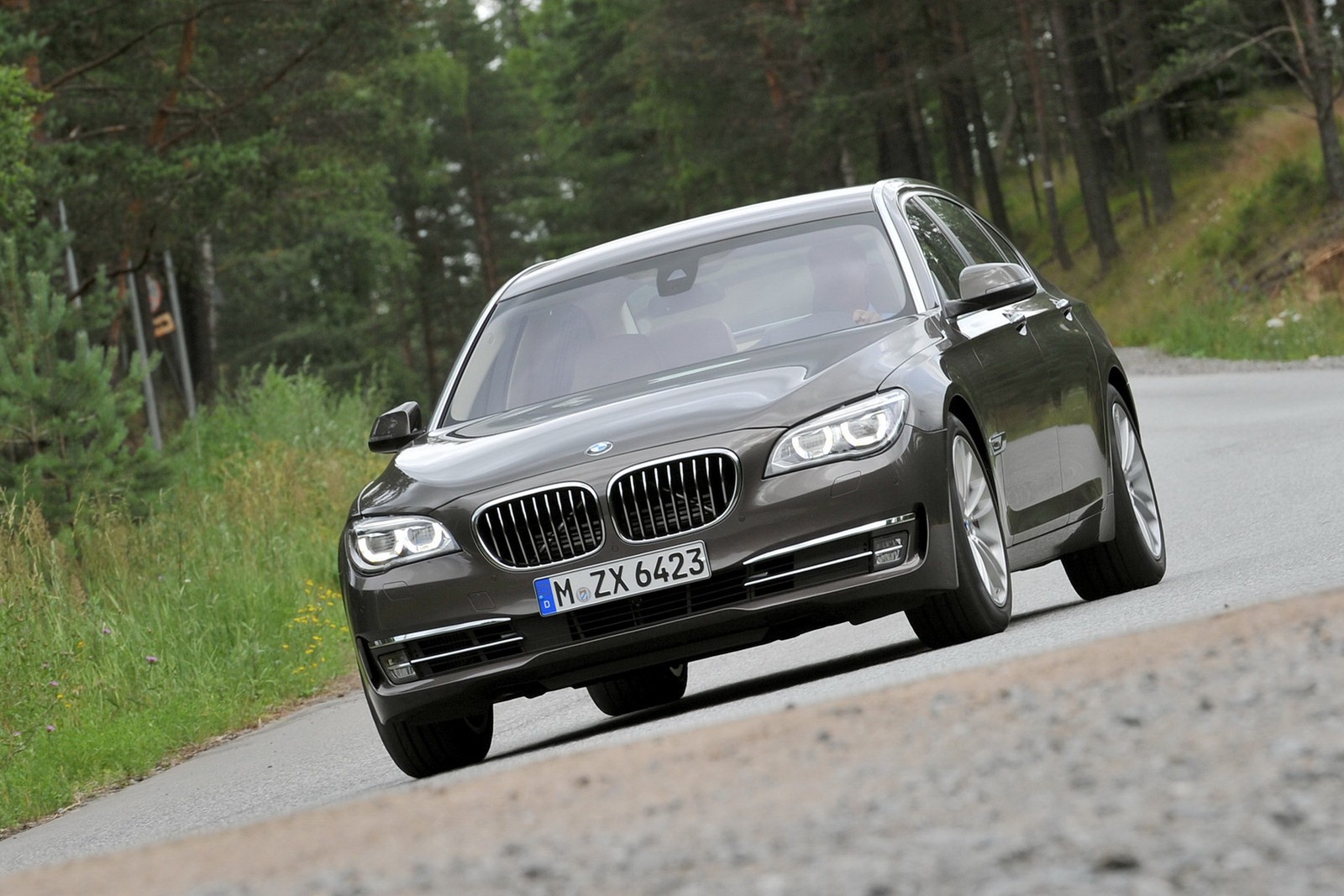 [2013-BMW-7-Series-54%255B2%255D.jpg]