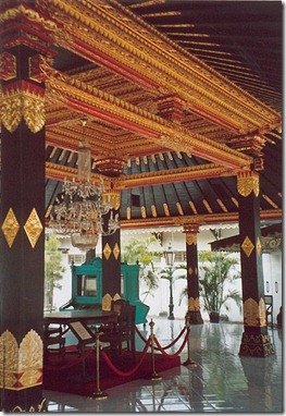 soko guru keraton Yogya