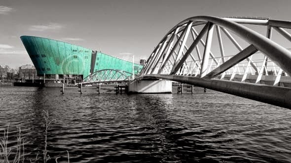 [nemo-amsterdam-bridge%255B5%255D.jpg]