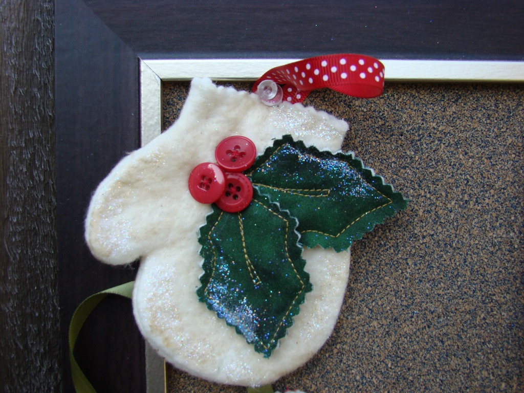 [mitten%2520with%2520holly%255B11%255D.jpg]