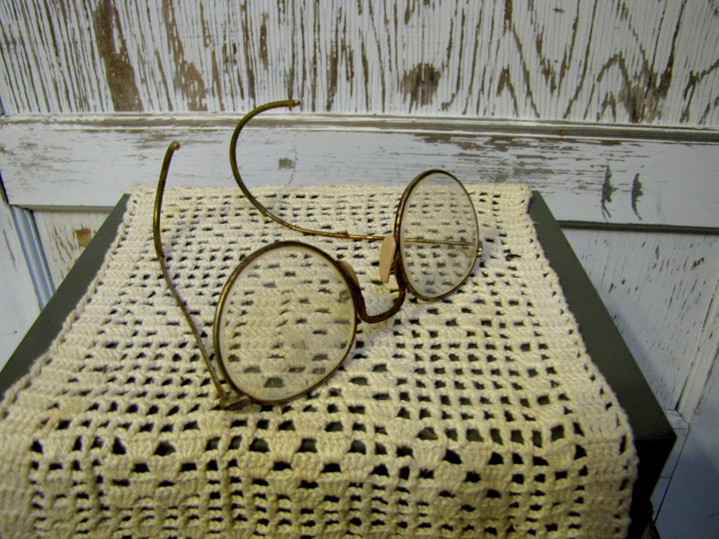 [glasses%25201%255B6%255D.jpg]