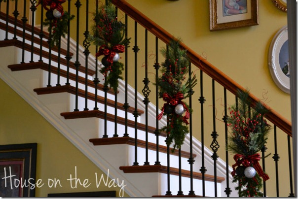 xmas-stair-garland1