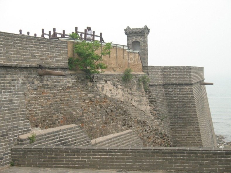 «رأس التنين القديم» نقطة نهاية سور الصين العظيم  Old-dragons-head-Shanhaiguan-11%25255B2%25255D