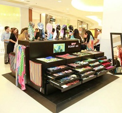Scarf Me lança quiosque de lenços em Curitiba no Shopping Barigui. Foto: Ilustração. scarf me curitiba loja lencos parkshopping barigui 2
