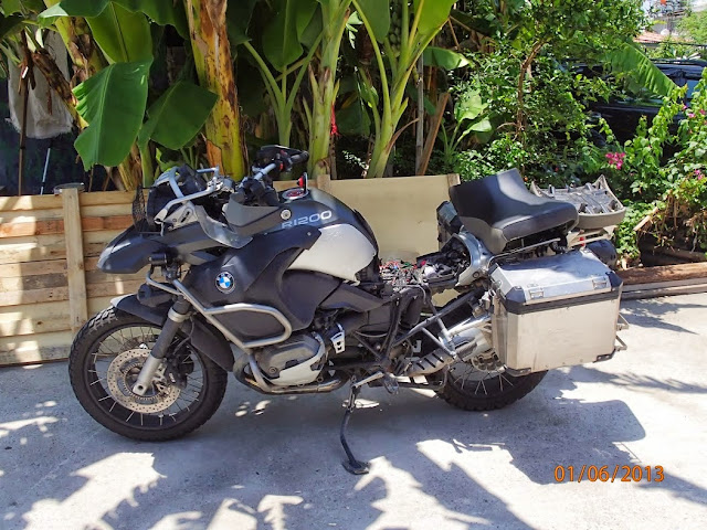 Shippink the bike BKK to CPT 005.JPG