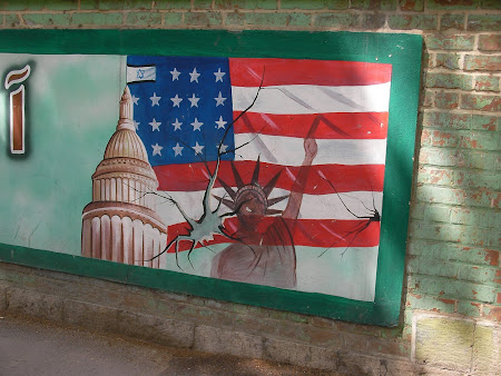 Tehran pictures: anti-US Mural pictures