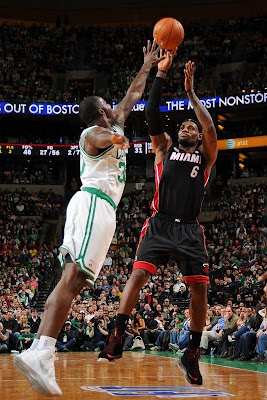 lebron james nba 130127 mia at bos 12 Boston Outlasts Miami in 2nd OT. LeBron Debuts Suede X PE!