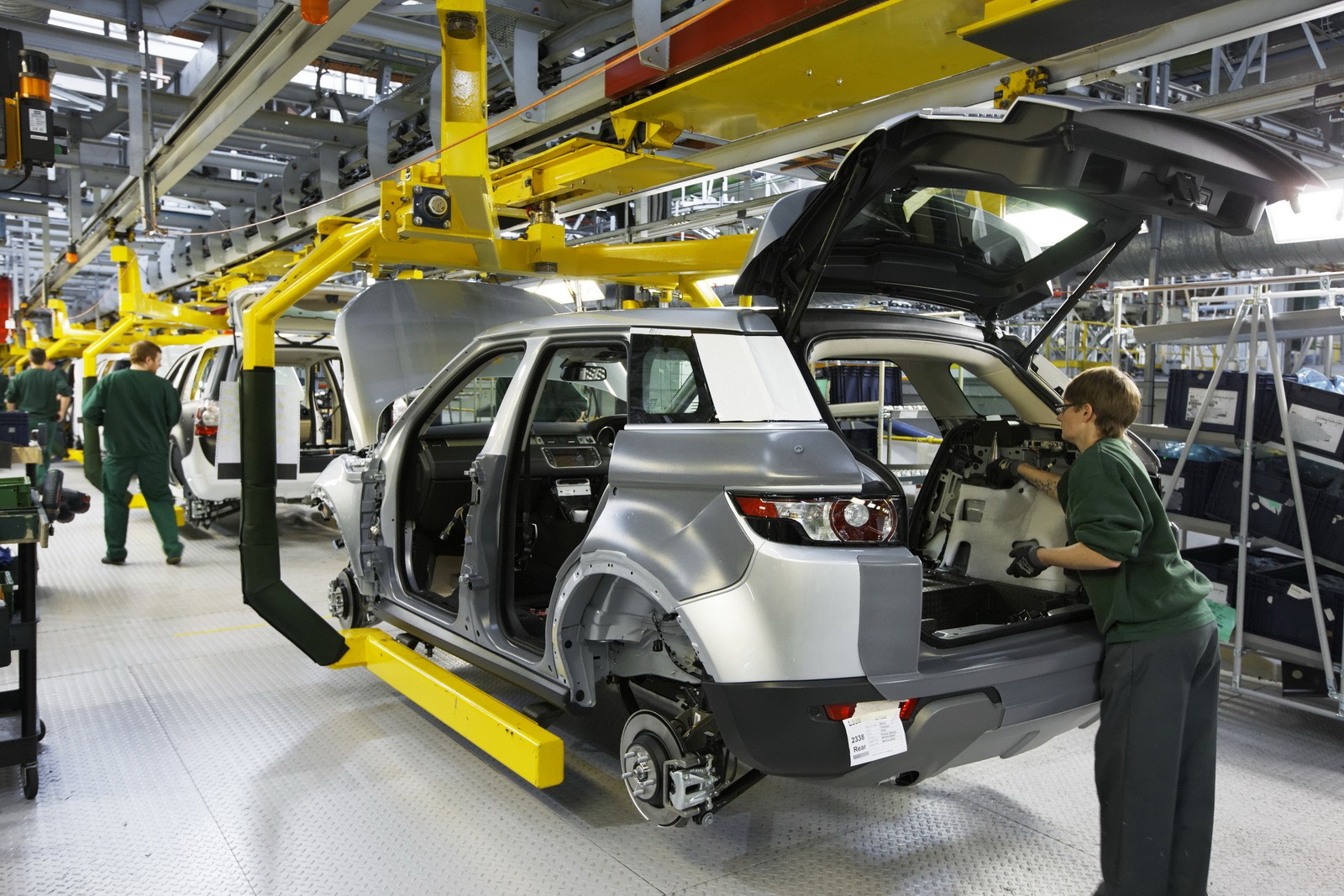 [Range-Rover-Evoque-Assembly-Line%255B3%255D.jpg]
