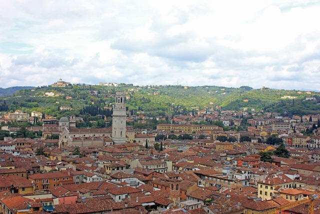 [7%2520view%2520from%2520tower%2520Verona%255B3%255D.jpg]