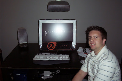 Cam About to Play Half-Life 2