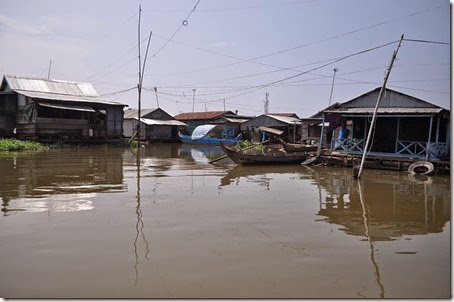 Cambodia Kampong Chhnang floating village 131025_0203