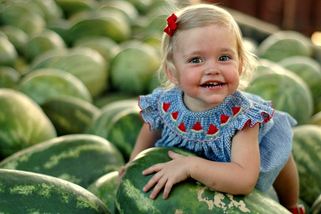 [melon%2520photo%2520shoot%2520070510%2520%25285%2529cropretouched%255B4%255D.jpg]