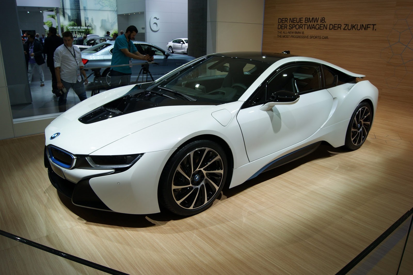 [Image: BMW-i8-2%25255B2%25255D.jpg]