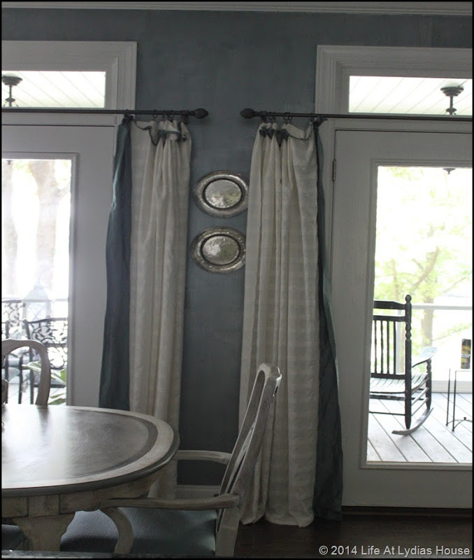 wall with accent pewter plates