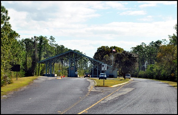 04 - Entrance Station leaving the park