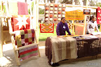 Presentes en la feria de artesanos en Santiago de Chile. Gentileza: Spazio Sumampa.