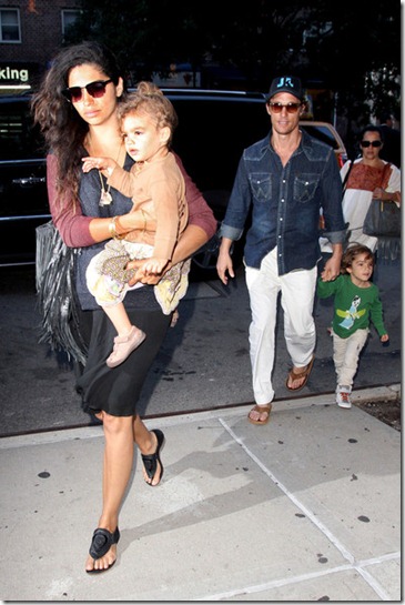 Camila Alves Matthew McConaughey Camila Alves 7nfnmJf-iRVl