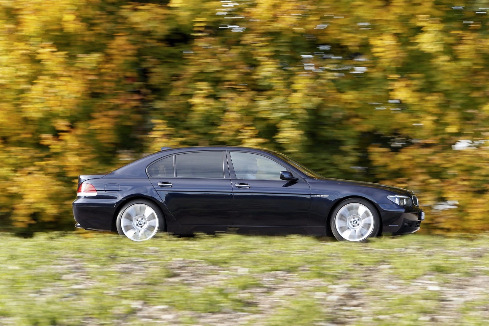 [BMW-V12-7-Series-34%255B2%255D.jpg]