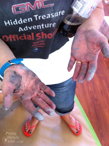 [brookes_paint_covered_hands%255B4%255D.jpg]