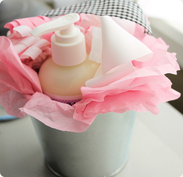 creative gift wrapping for baby shower