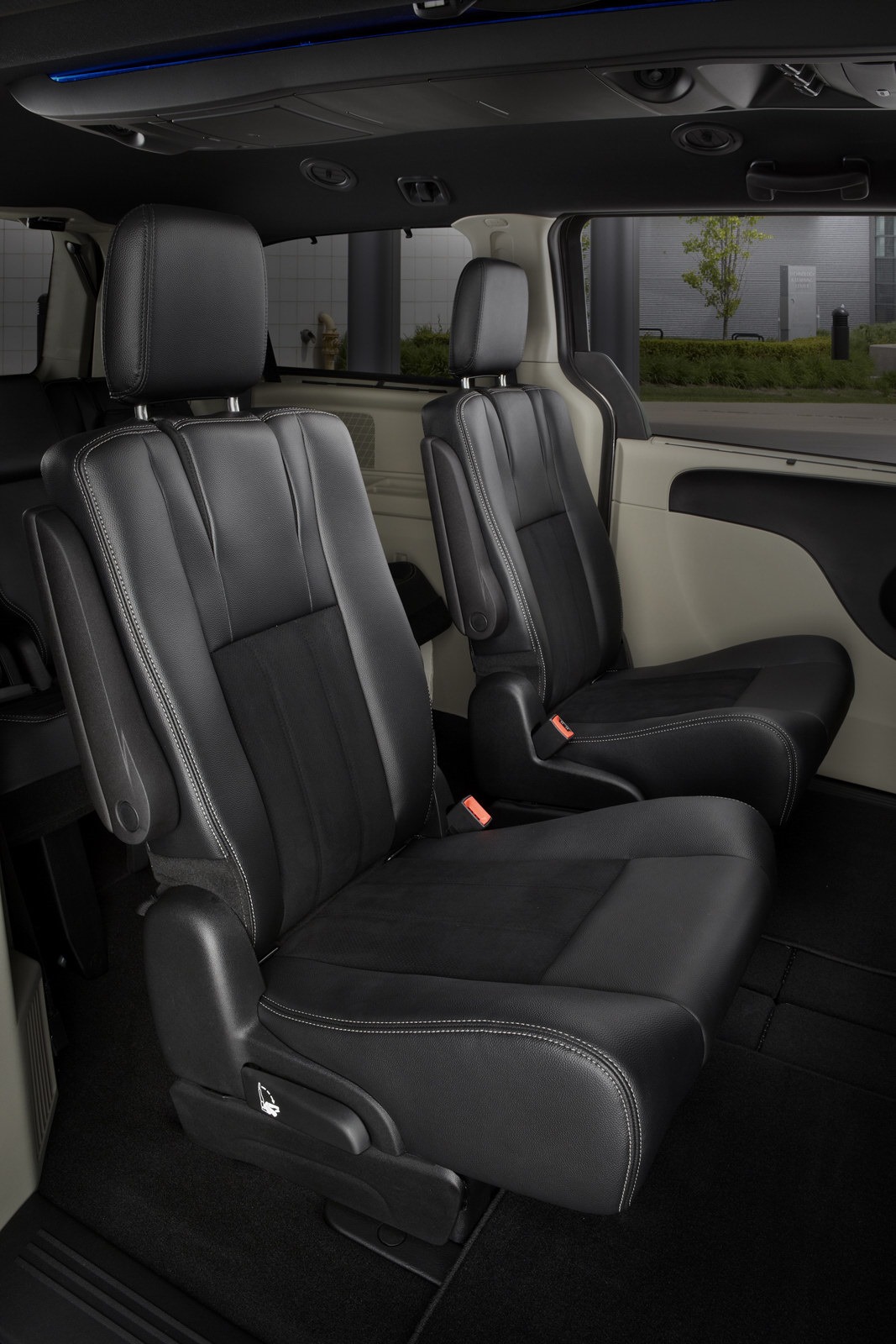 [2014-Dodge-Grand-Caravan-30th-Anniversary-23%255B3%255D.jpg]