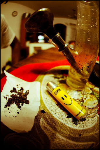 Bong%252520%2525281%252529%25255B4%25255D.jpg