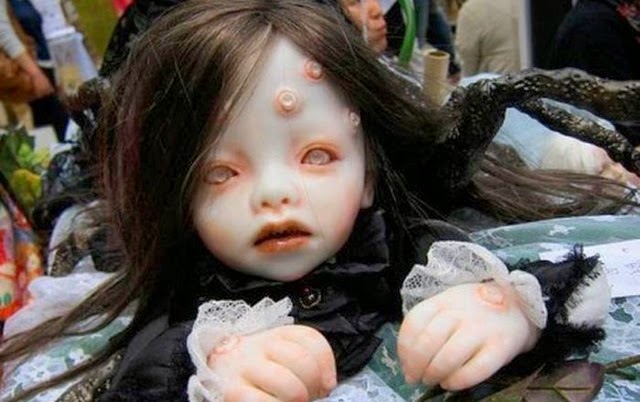 [scary-dolls-nightmares-079%255B2%255D.jpg]